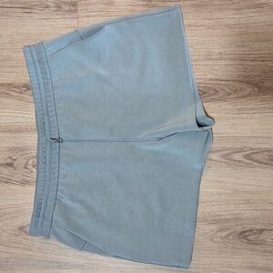 Lululemon Softstreme High-Rise Short 4" Belgian Blue Size 14 NWOT